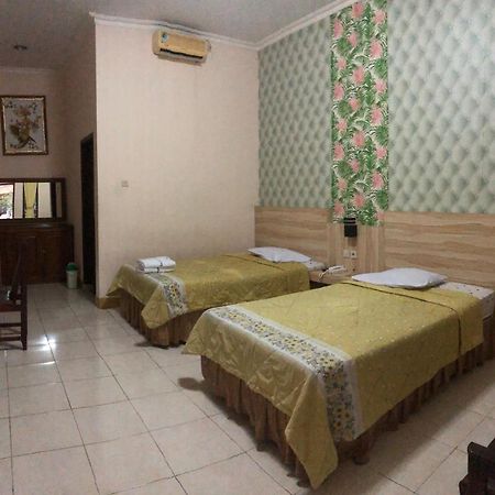 Grafika Hotel Dan Resto Gombong  Esterno foto