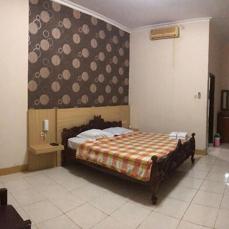 Grafika Hotel Dan Resto Gombong  Esterno foto