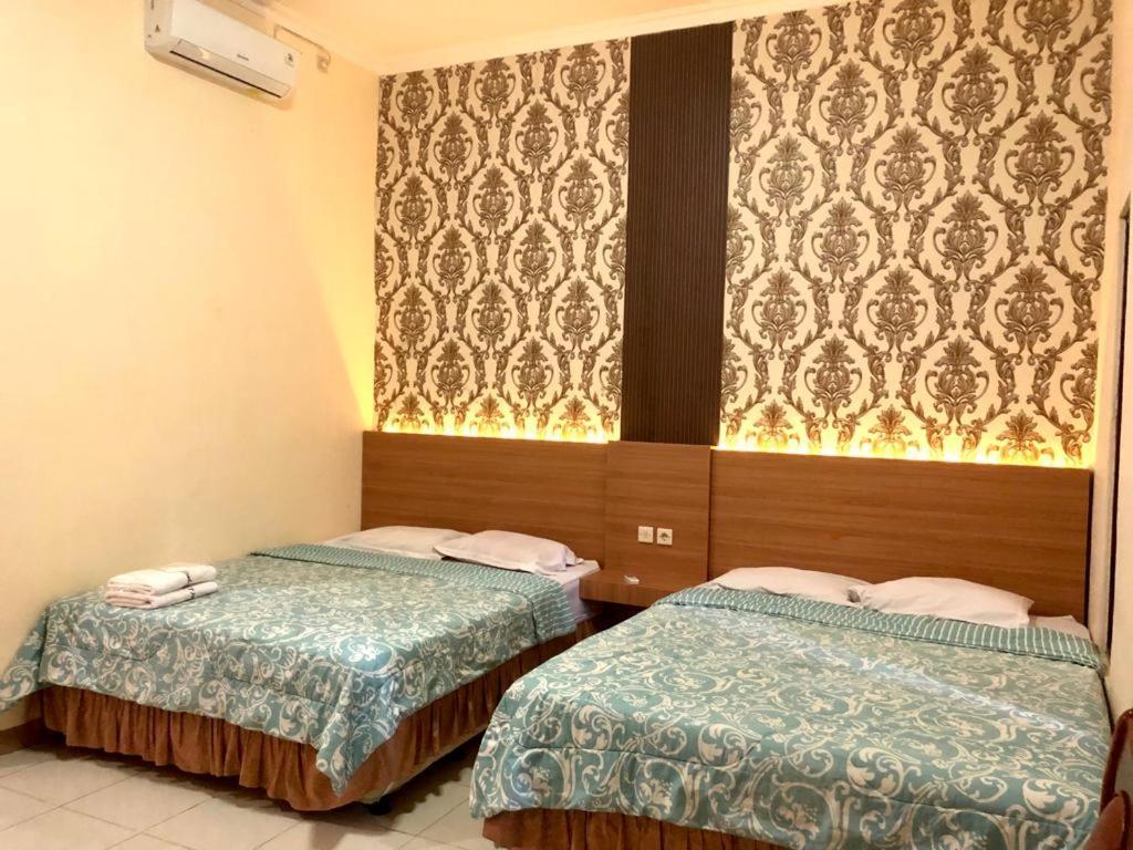 Grafika Hotel Dan Resto Gombong  Esterno foto