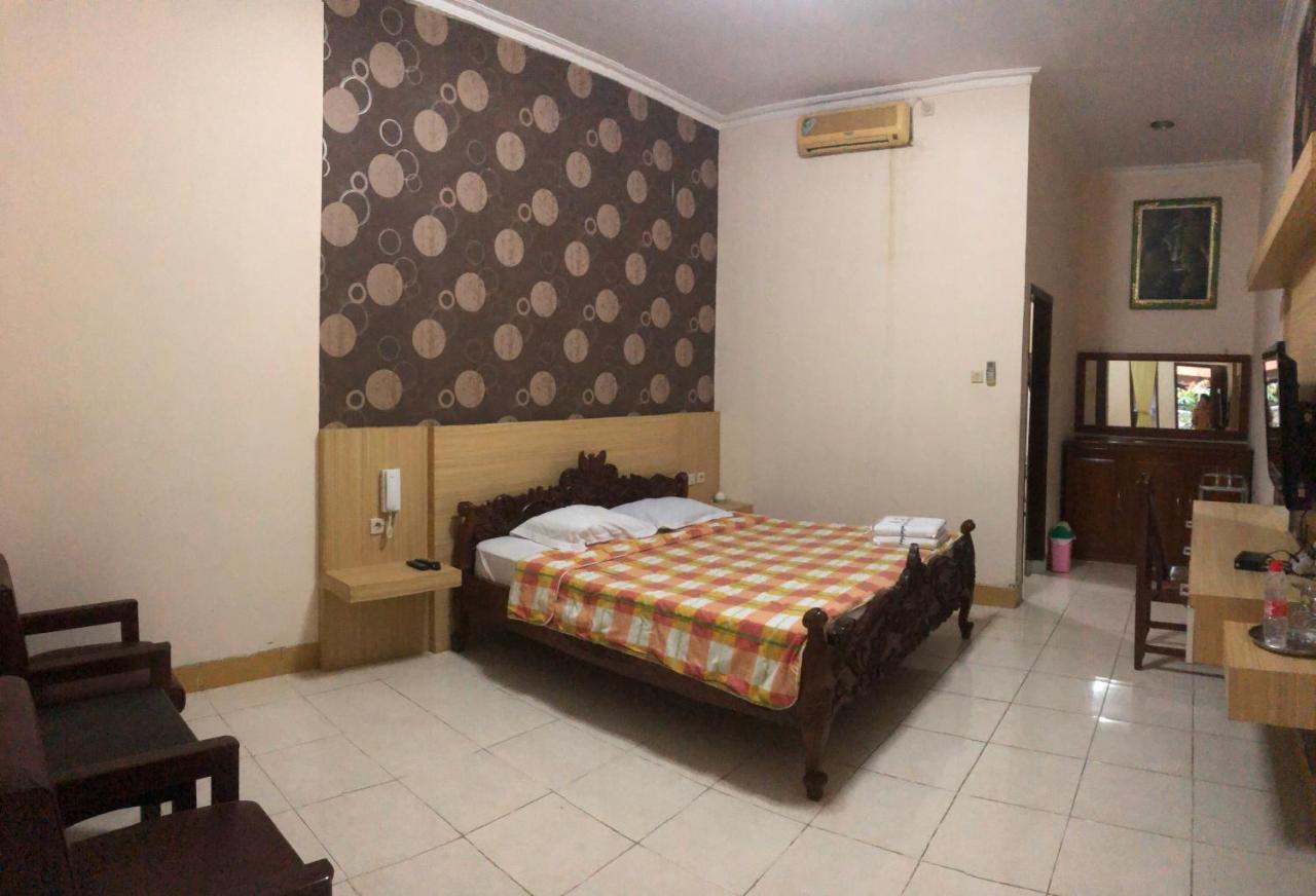 Grafika Hotel Dan Resto Gombong  Esterno foto