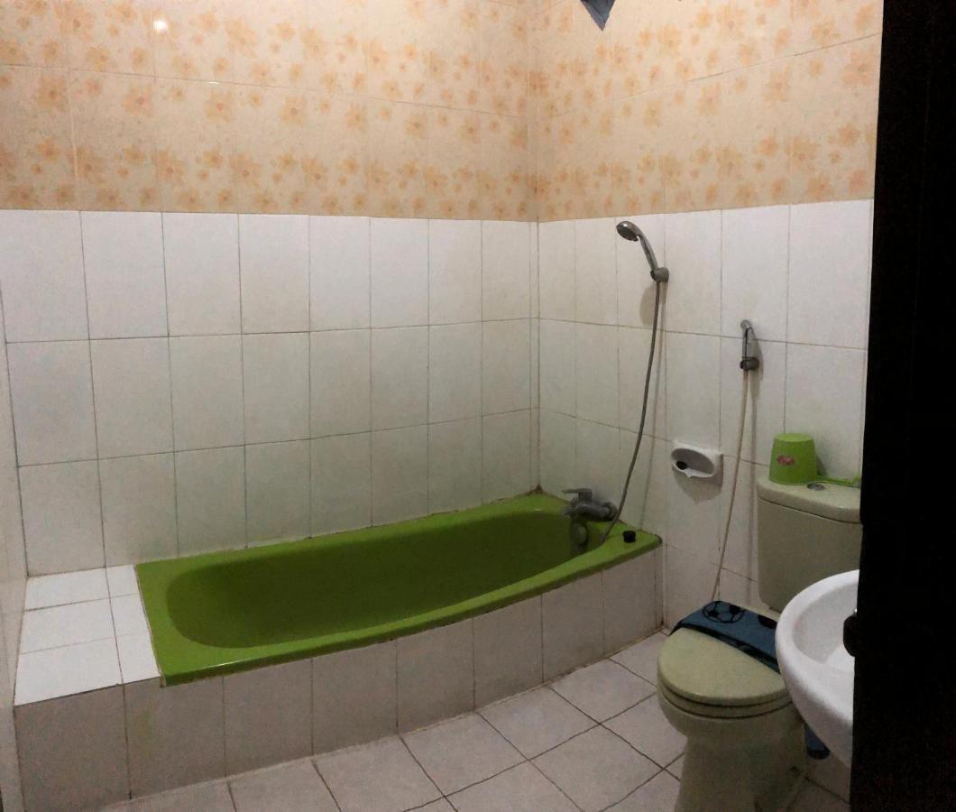 Grafika Hotel Dan Resto Gombong  Esterno foto